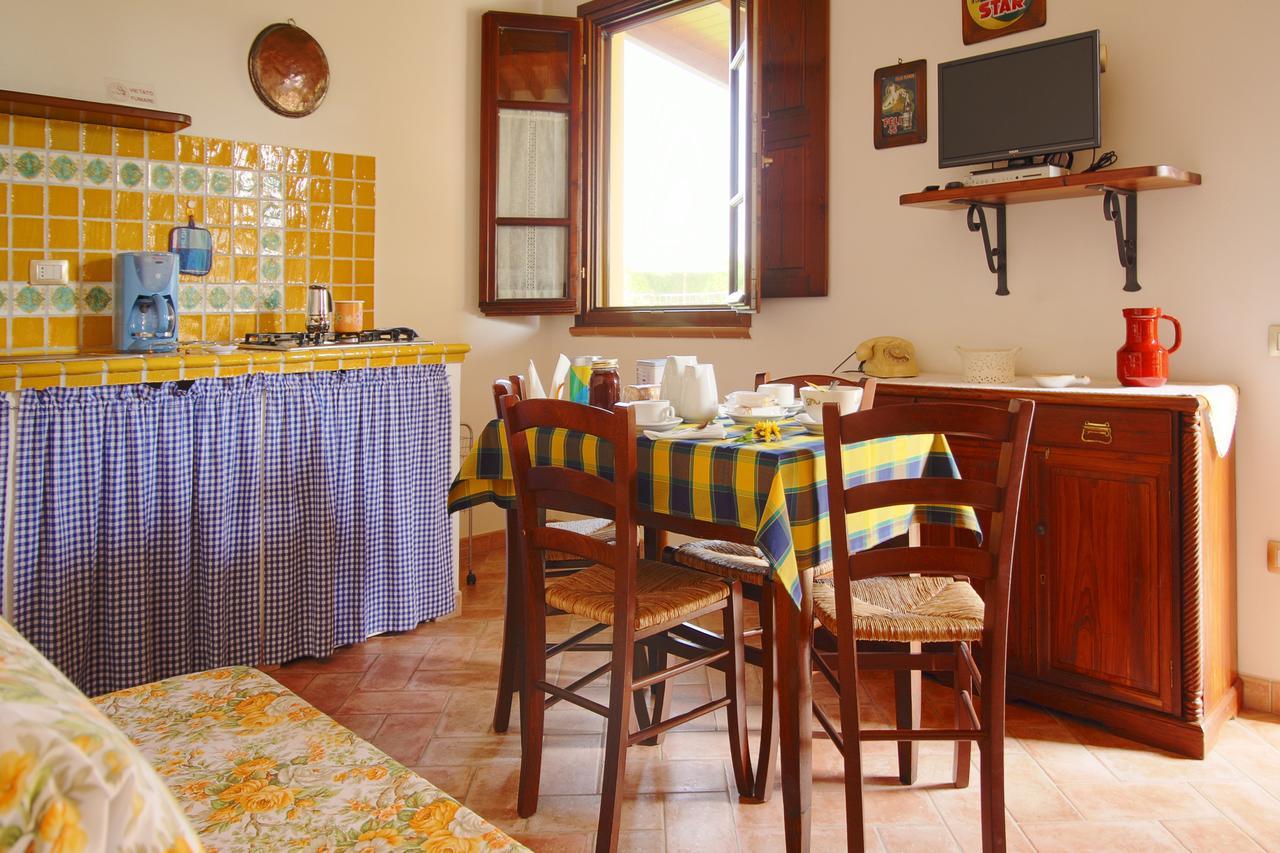 Podere Tre Cipressi Aparthotel Campiglia Marittima Exterior photo